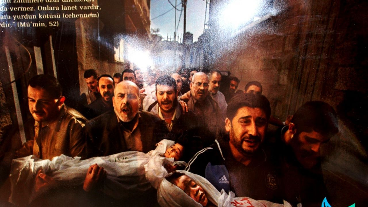 Müslüman Zor Durumdaki Kardeşine Nasıl Davranmalı, Zâlime Nasıl Boykot Uygulamalı?