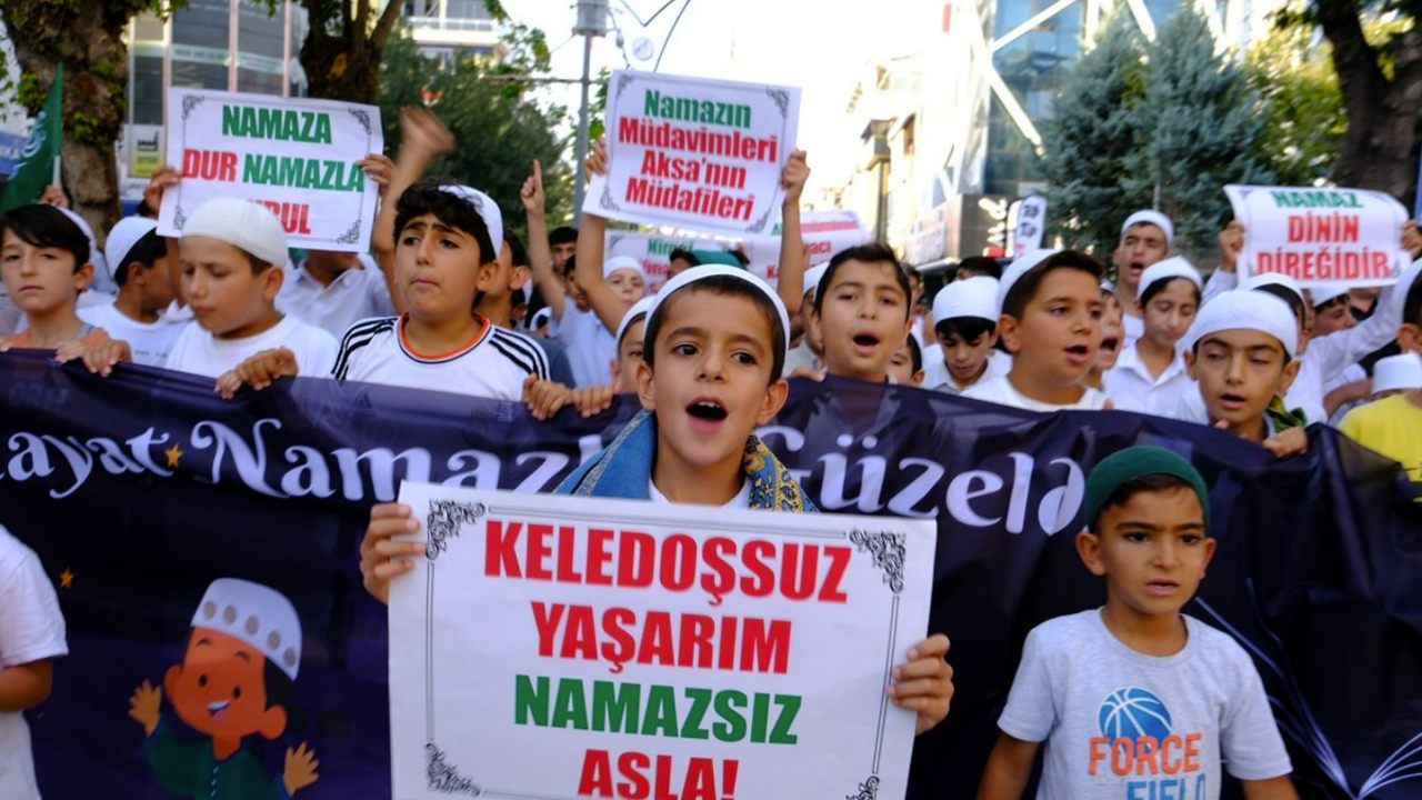 İslam Düşmanlarını Rahatsız Edecek “Hayat Namazla Güzeldir” Etkinliği Gaziantep’te!