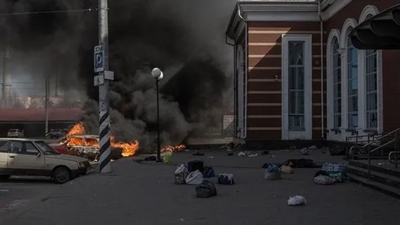 Ukrayna’da tren istasyonunda bombalı saldırı: 4 ölü, 12 yaralı
