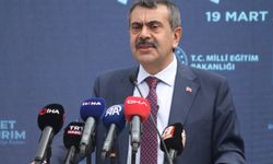 Bakan Tekin: Türkiye'de velilerin haftalık kitap okuma süresi sadece 4 buçuk saat