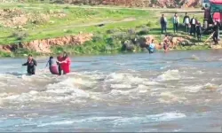 Ceylanpınar'da Şiddetli Sağanak Sele Yol Açtı: 3 Kadın Kurtarıldı, 1 Çocuk Kayboldu