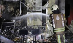 İstanbul'da 2 katlı binada yangın: 2 yaralı