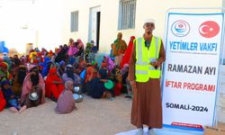 Yetimler Vakfı Somali'de ailelere iftar yemeği verdi