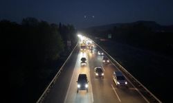 Ankara'nın Girişlerinde Trafik Yoğunluğu Sürüyor: Bayram Tatili Etkisi