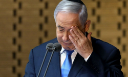 Tel Aviv Sokaklarında Binlerce Siyonist Netanyahu'nun İstifası İçin Yürüdü