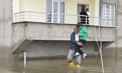 Hakkari'de yaşanan şiddetli yağışlar sebebiyle bazı evler su altında kaldı.
