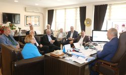 Yalova Güç Birliği Derneği Heyeti, Çınarcık Belediye Başkanı Avni Kurt'u Ziyaret Etti