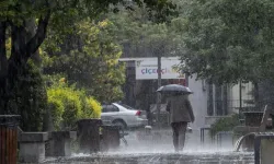 Yalova'da Sağanak Yağış ve Fırtına: Meteoroloji'den 45 İl İçin Sarı Kodlu Uyarı!