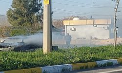 Mardin’de seyir halinde olan otomobil birden alev aldı, araç küle döndü 