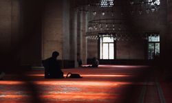 Allah’ı görüyormuşcasına yaşamak neden önemli?