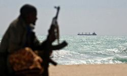 Ensarullah'tan Şok Açıklama: Amerikan Uçak Gemisi ve Destroyer Hedef Alındı