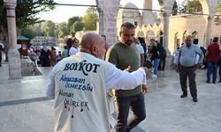 Boykot Amcası Abdurrezak Demircan, Şanlıurfa’da İsrail Ürünlerine Karşı Mücadele Ediyor