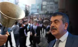 Bakan Tekin, Okul Tatili ve Kurban Bayramı'nın Birleşip Birleşmeyeceğini Açıkladı