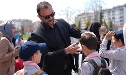 Çocuklar başlarına kına yakılıp Çanakkale'ye gönderildi