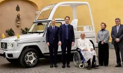 Papa Francis ölmeden önce Gazze Çocuklarına Sağlık Desteği İçin "Papamobil" Yollamış.