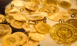 Altın Fiyatları Düşüşte! Gram Altın 4000 TL'nin Altına Geriledi, Çeyrek ve Cumhuriyet Altını Ne Kadar Oldu?