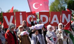 İstanbul'da Filistin İçin Binlerce Kişi Yürüdü