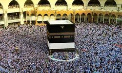 Kâbe’ye Yönelerek Vefat Eden İlk Sahâbî: Sadakatin Sessiz Şahidi