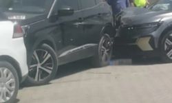 Yalova Dere Mahallesi’nde Zincirleme Trafik Kazası: Öğrenci Yurdu Önünde Korku Dolu Anlar!
