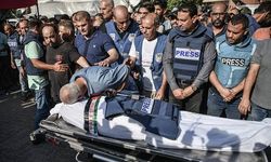 Filistinli gazeteciler direniyor: 210 şehit, 55 esir, görev sürüyor.