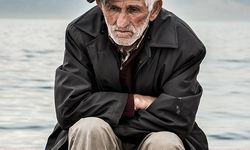 Türkiye’de Haneler Küçülüyor, Yalnızlık Artıyor.