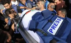 Gazze'de Basın Katliamı: 4 Gazeteci Hastane Bahçesinde Öldü