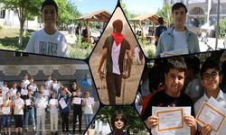 Karne Sevinciyle Kardeşlerini Unutmadılar: "Biz Takdir Aldık, Onlar Şehadet Karnesi"