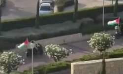 Kıbrıs'ta Bayrak Panikleri: İsrailliler Mahsur.