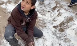 İnsanlık çöktü: Gazze’de yiyecek yerden toplanıyor