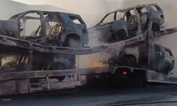 Batman’da lüks araç taşıyan tır alev alev yandı