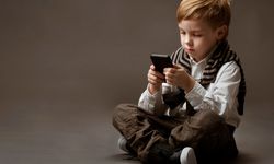 Erken Yaşta Telefon Kullanan Gençlerde Zihinsel Sağlık Sorunları Daha Yaygın