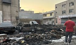 İzmir Karabağlar’da Çöp Yangını: 6 Araç Zarar Gördü