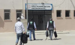Cizre’de Umut Kervanı’ndan öğrencilere kırtasiye desteği