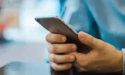 “Tech Neck” Çağın Hastalığı Oldu: Boyun Eğriliği Tüm Vücudu Etkiliyor