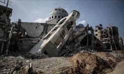 Gazze’de Tarihi Eserlerin Yakınındaki “Kevser Kulesi” Bombalandı