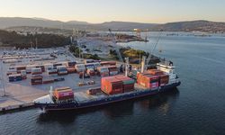 Livorno işçileri İsrail gemisini limanda durdurdu.
