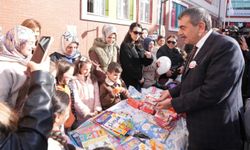 Bakan Tekin, Geliri Gazze’ye Bağışlanacak “Bir Okul Bin Umut” Kermesine Katıldı