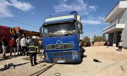 Mardin'de tır lastiğini değiştirirken can verdi.