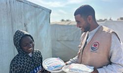 Gazze’de Umut Işığı: Yetimler Vakfı Her Gün Sıcak Yemek Ulaştırıyor