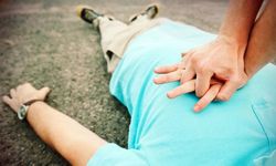 Kalp Krizinde Dakikalar Değil Saniyeler Önemli: Artık Herkes Hayat Kurtarabilecek!