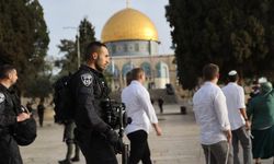 182 İşgalci, Polis Korumasında Mescid-i Aksa’ya Baskın Düzenledi