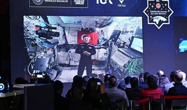 Sanayi ve Teknoloji Bakanı Kacır, Türkiye'nin İlk Astronotu Alper Gezeravcı ile GUHEM'de Bağlantı Kurdu