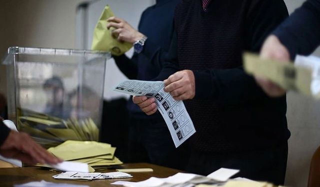 İstanbul'da Seçim Heyecanı: AK Parti 39, CHP 28 Adayını Açıkladı