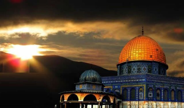 Miraçta Peygamberimize Verilen 3 Hediye