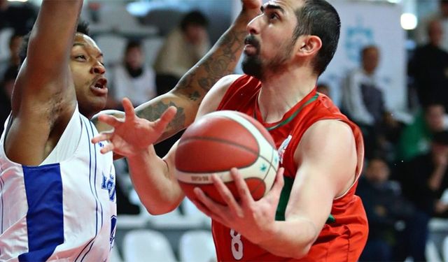 Semt77 Yalovaspor, Kocaeli BŞB'yi 96-87'lik Skorla Geçerek Liderlik Yolunda İlerliyor