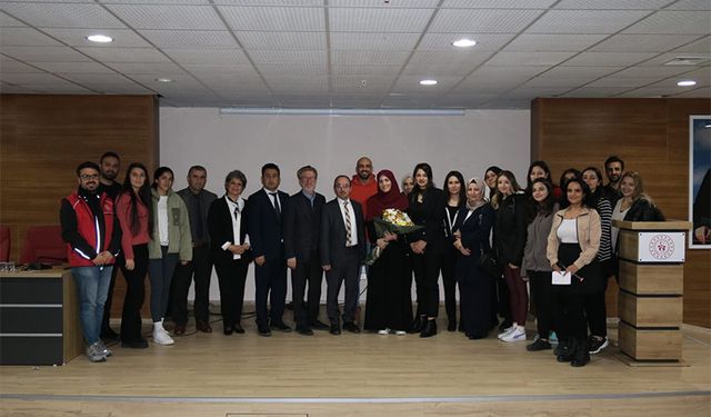 Yalova GSB İl Müdürlüğü'nden Dilşad Hatun Öğrenci Yurdu'nda Gönüllülük Konulu Konferans