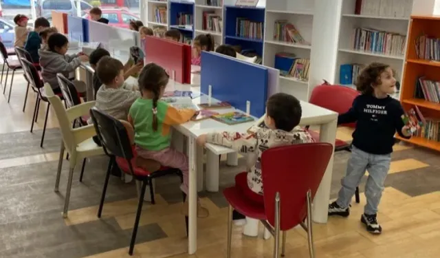 Kütüphaneler Haftası dolayısıyla Yalova Belediyesi öğrencileri ziyaret etti