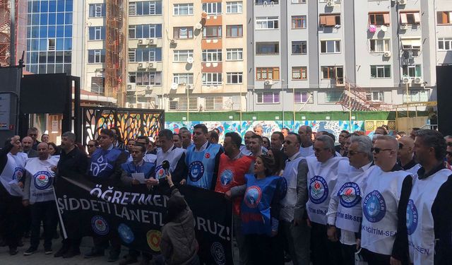 Eğitimciye şiddet İstanbul'da protesto edildi