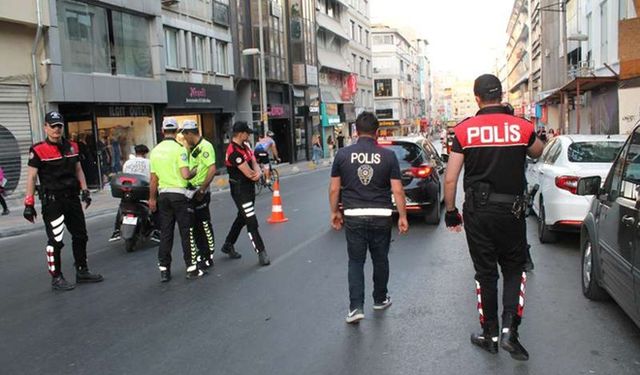 İstanbul'da "Huzur Operasyonu"nda 443 Kişi Gözaltına Alındı!