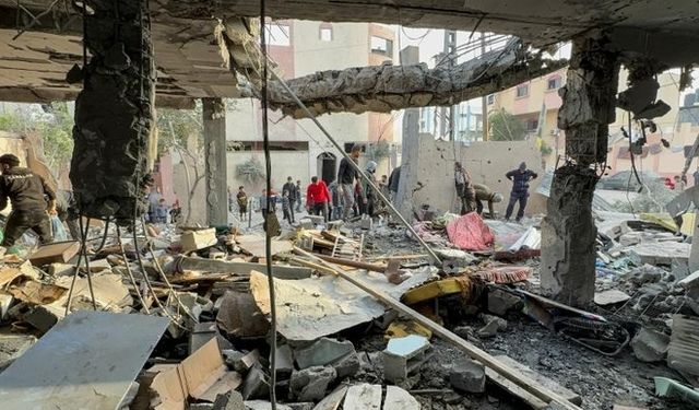 İşgal ordusu, Gazze'deki bir halk pazarını hedef aldı!